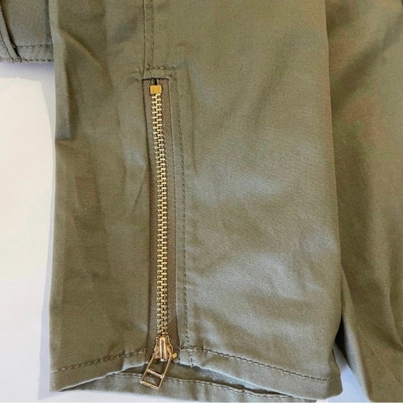 Women’s Green Ankle Cargo Pants - Picture 5 of 10